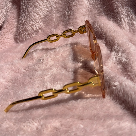✨ Rosé All Day Babe Sunglasses – Pink Gold Chainlink Glam - Picture 2 of 4